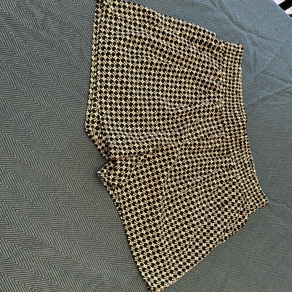 Black and white patterned flowy shorts